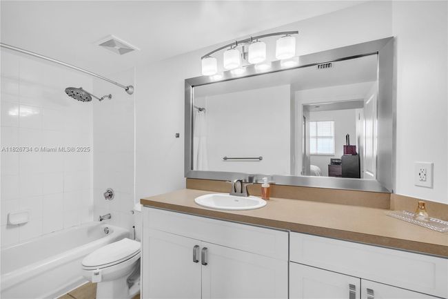 APT-2401 - 1250 S Miami Ave, Condo with 2 bedrooms, 2 bathrooms and null parking in Miami FL | Image 17