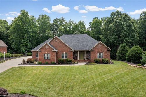704 Terrace Dr, Lexington, NC, 27295-5816 | Card Image