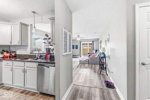 5853 Gadsen Dr, Plainfield, IN, 46168-7527 | Card Image