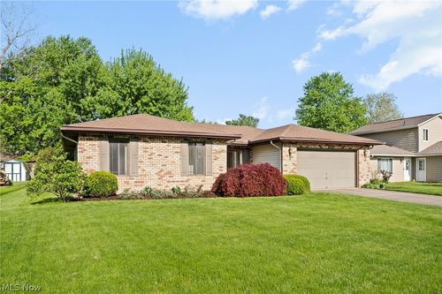 35671 Chesterfield Dr, North Ridgeville, OH, 44039-1321 | Card Image