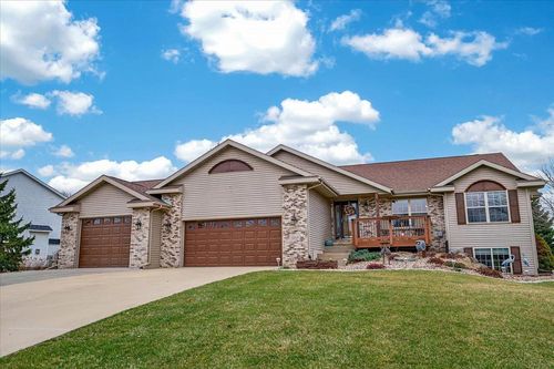 3215 Conservancy Estates Ln, Sun Prairie, WI, 53590-9246 | Card Image