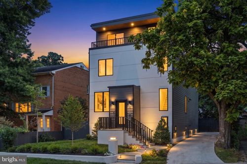 818 N Edgewood St, ARLINGTON, VA, 22201-1935 | Card Image