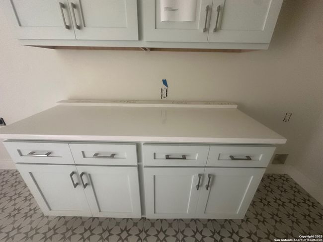 Laundry room and mud room | Image 27