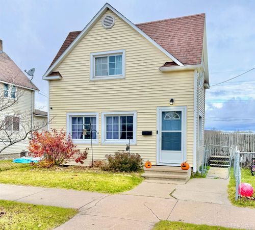 212 N Court Street, Gladstone, MI, 49837 | Card Image