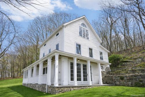 18 Juengstville Rd, Croton Falls, NY, 10519-7002 | Card Image