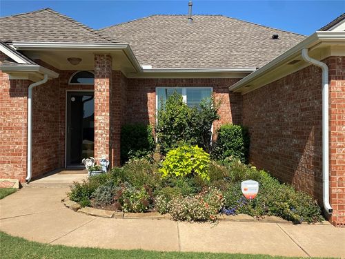 917 Sw 39th Street, Moore, OK, 73160 | Card Image