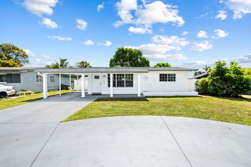2411 Gulfstream Dr, Miramar, FL, 33023-3536 | Card Image