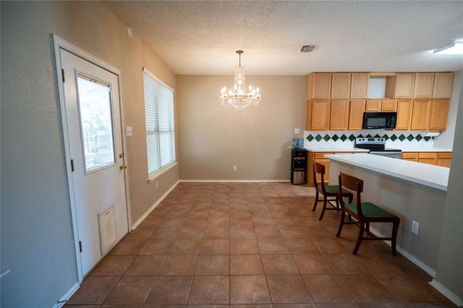 Second dining/breakfast nook & bar | Image 8