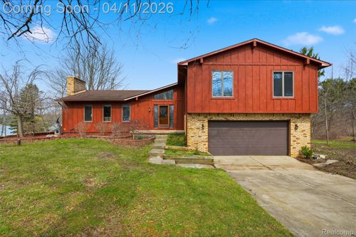 11509 Nora Dr, Fenton, MI, 48430-8702 | Card Image