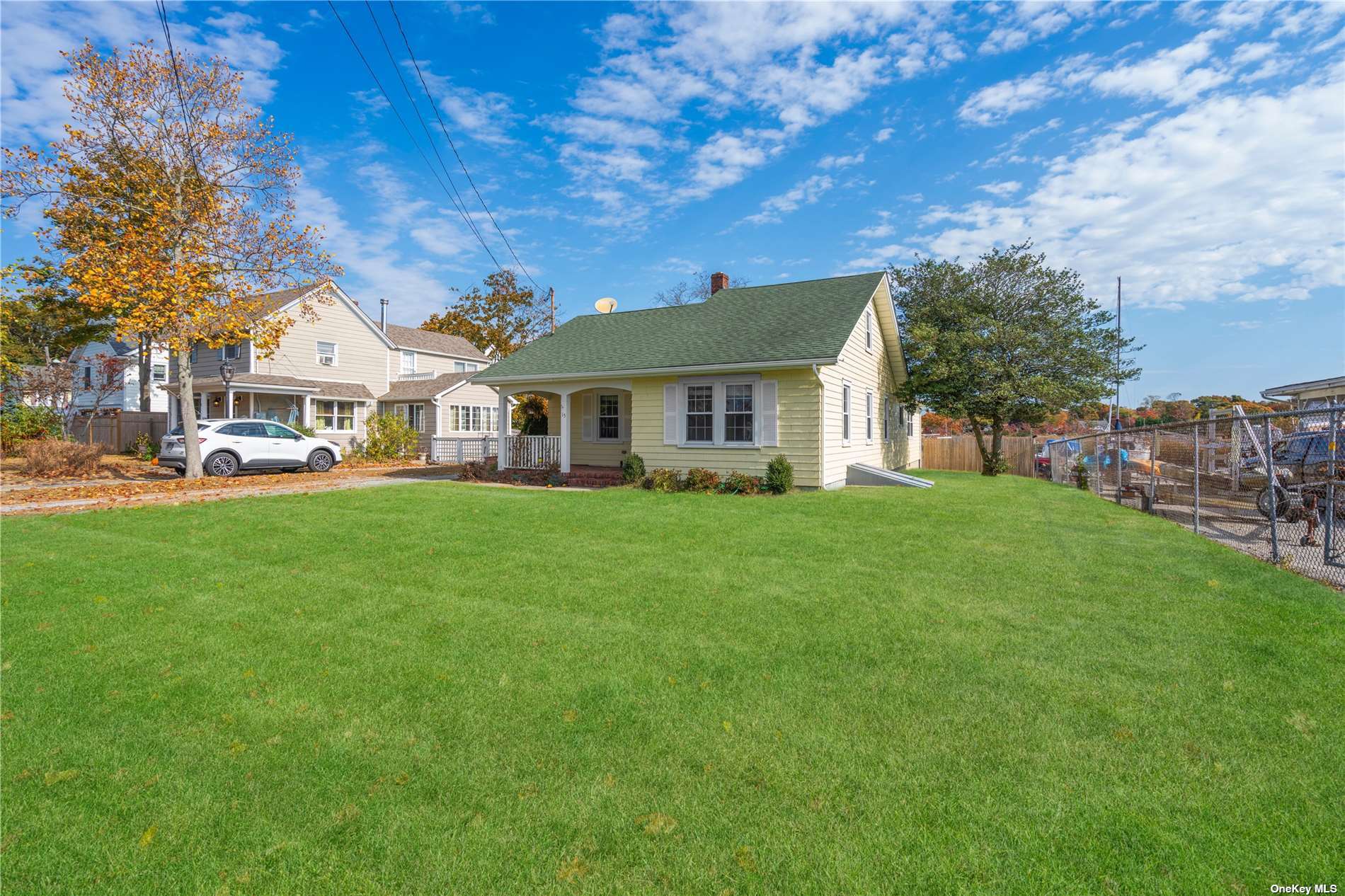 15 River Road, For Rent in Sayville Zoocasa