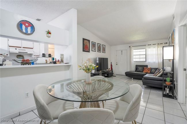 5-20 - 18210 Mediterranean Blvd, Condo with 2 bedrooms, 2 bathrooms and null parking in Hialeah FL | Image 6