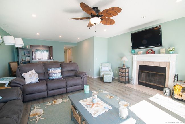 APT-306 - 1 Mansfield Grove Rd, Condo with 2 bedrooms, 2 bathrooms and null parking in East Haven CT | Image 9