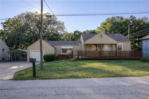 4260 Ne Kelsey Rd, Kansas City, MO, 64116-2441 | Card Image