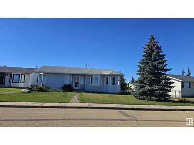 5334 43 St, House other with 4 bedrooms, 2 bathrooms and 3 parking in Tofield AB | Image 1