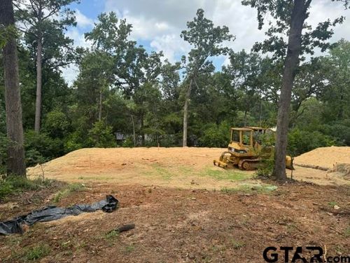 1661 Edgewood Dr, Tyler, TX, 75701-4802 | Card Image
