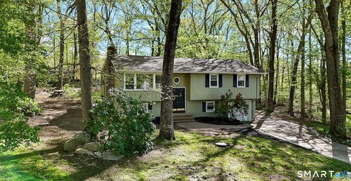 9 West Dr, Gales Ferry, CT, 06335-1645 | Card Image