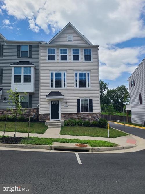 1006 Valley Run Dr, FREDERICKSBURG, VA, 22401-2231 | Card Image