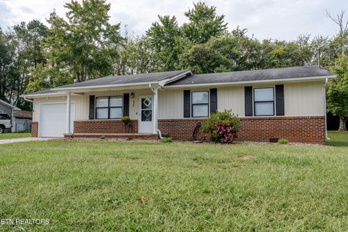 325 Blue Ridge Ln, Seymour, TN, 37865-5833 | Card Image