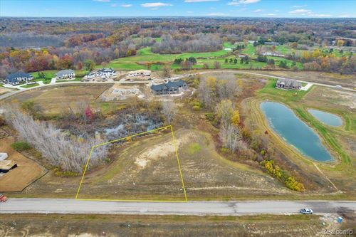 1644 Vista Dr, Oakland, MI, 48363-2720 | Card Image