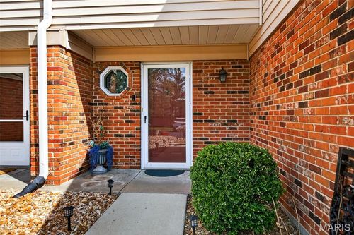 1306 Tahoe Valley Ct, Ballwin, MO, 63021-7641 | Card Image