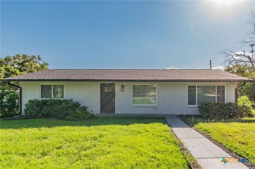 501 College Ave, Florence, TX, 76527-4063 | Card Image