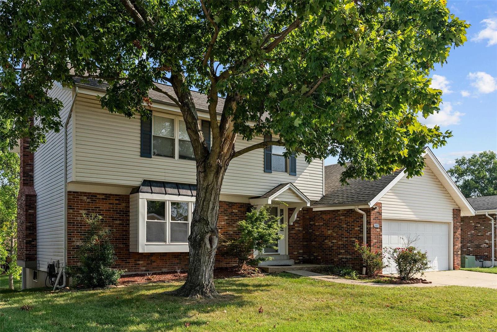 Broken Horse Ln, Saint Louis, MO 63129