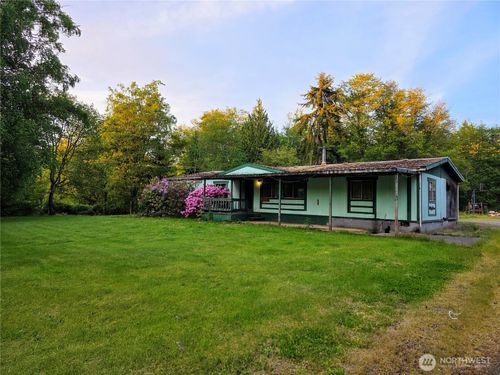 5781 Hobson Rd, Bow, WA, 98232-9697 | Card Image