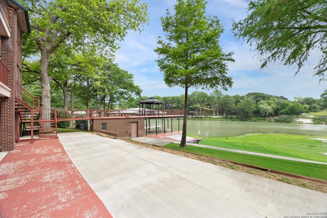 640 Woodlake Dr, House other with 5 bedrooms, 5 bathrooms and null parking in Mcqueeney TX | Image 37