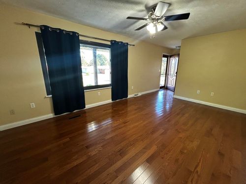 411 Boat Dock Rd, Somerset, KY, 42501-6013 | Card Image
