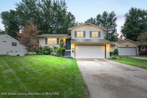 2720 Darien Dr, Lansing, MI, 48912-4540 | Card Image