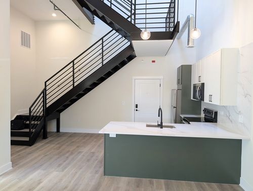 unit-205-1453 Maple Ave, Evanston, IL, 60201-4839 | Card Image