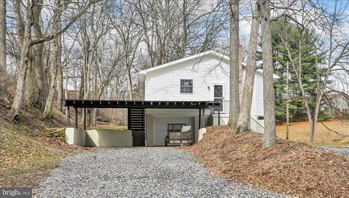 1024 Pine St, POTTSVILLE, PA, 17901-8586 | Card Image