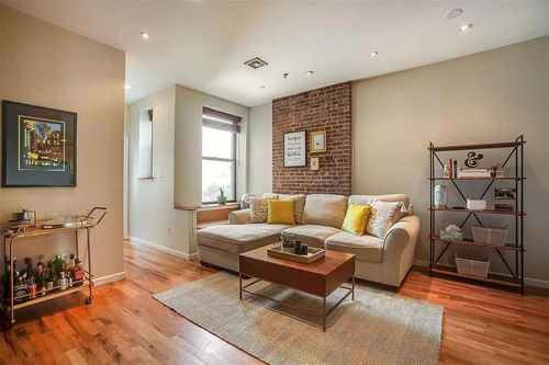4r-214 Park Ave, Hoboken, NJ, 07030-3723 | Card Image