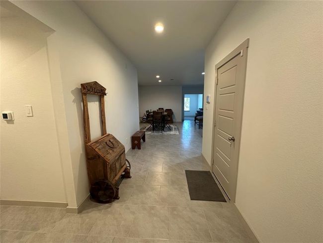 Main Hallway | Image 19