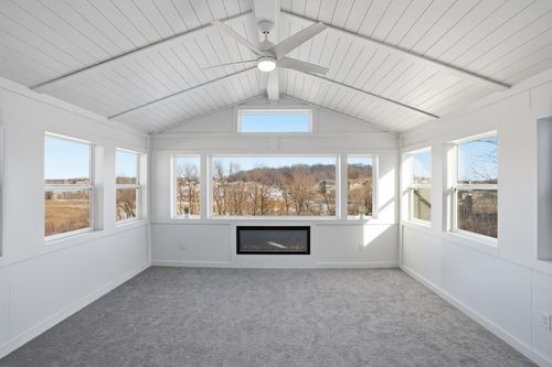 1525 Hemlock Way, Chanhassen, MN, 55317-4543 | Card Image