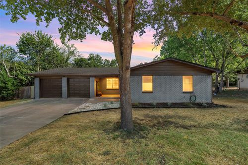 121 E Dawn Dr, Robinson, TX, 76706-4801 | Card Image