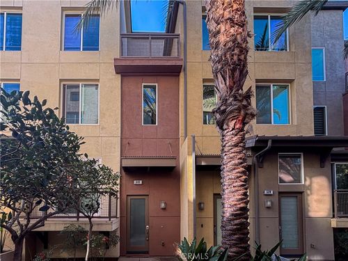 543 Rockefeller, Irvine, CA, 92612-8114 | Card Image