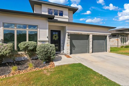302 Navarro, Boerne, TX, 78006 | Card Image