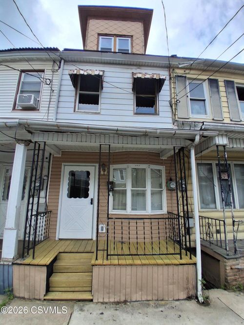 28 N Rock St, SHAMOKIN, PA, 17872-5447 | Card Image