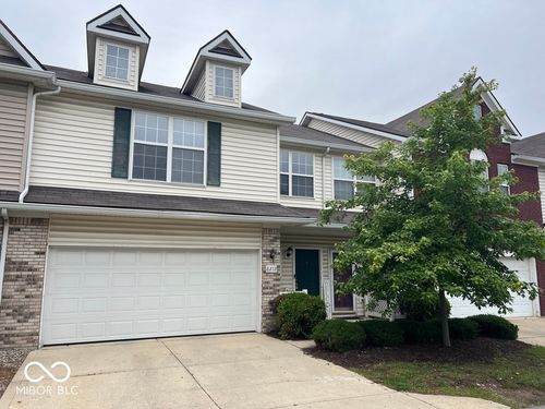 6212 Bishops Pond Ln, Indianapolis, IN, 46268-6819 | Card Image