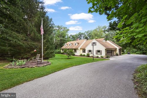 961 Beaver Creek Rd, HANOVER, PA, 17331-9418 | Card Image