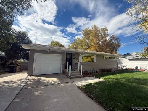 655 10th St, Lander, WY, 82520-2010 | Card Image