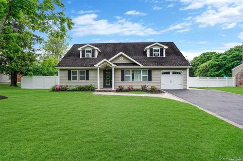 278 Pipe Stave Hollow Rd, Mount Sinai, NY, 11766-1938 | Card Image