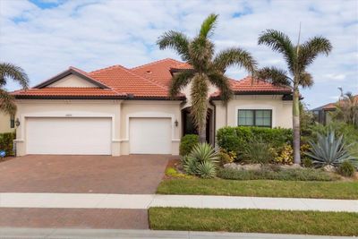 10829 Whisk Fern Drive, House other with 3 bedrooms, 3 bathrooms and null parking in VENICE FL | Image 3