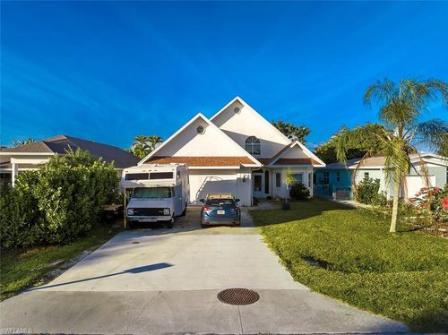 739 102nd Ave N, Naples, FL, 34108-3214 | Card Image