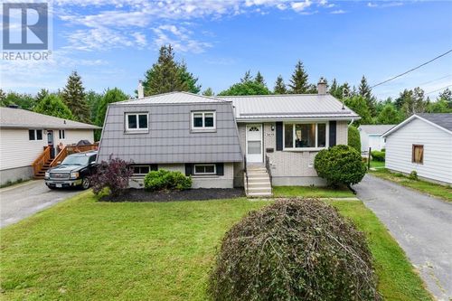 3059 Percy Ave, Val Caron, ON, P3N1B1 | Card Image
