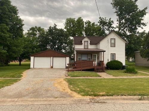907 Iowa St, Dysart, IA, 52224-9508 | Card Image