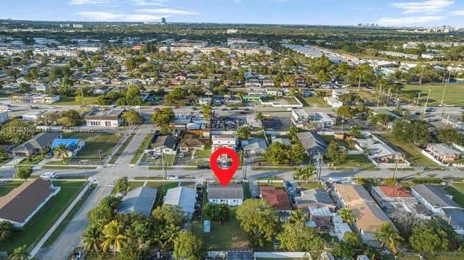 5320 Sw 18 Th St, House other with 3 bedrooms, 1 bathrooms and null parking in West Park FL | Image 25