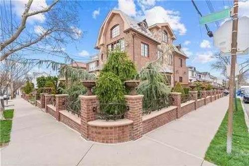 7923 11th Ave, Brooklyn, NY, 11228-2625 | Card Image