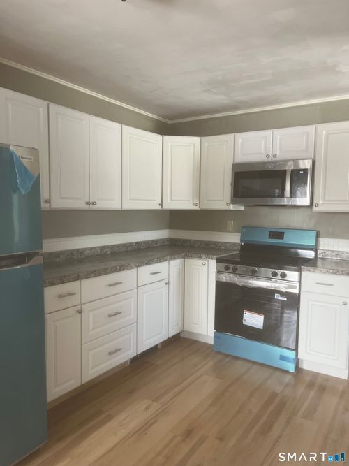 83 Ledyard Ave, Groton, CT, 06340-4042 | Card Image